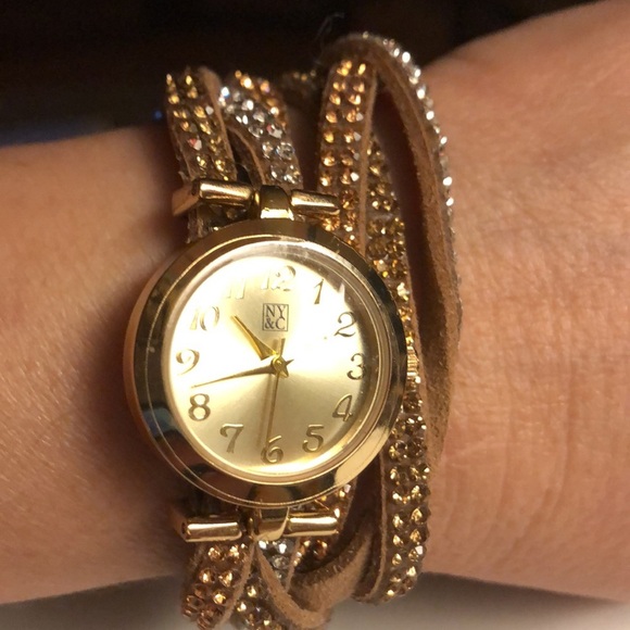 NWOT NY & Co crystal embellished wrap watch in faux leather. Goldtone face - Picture 2 of 4